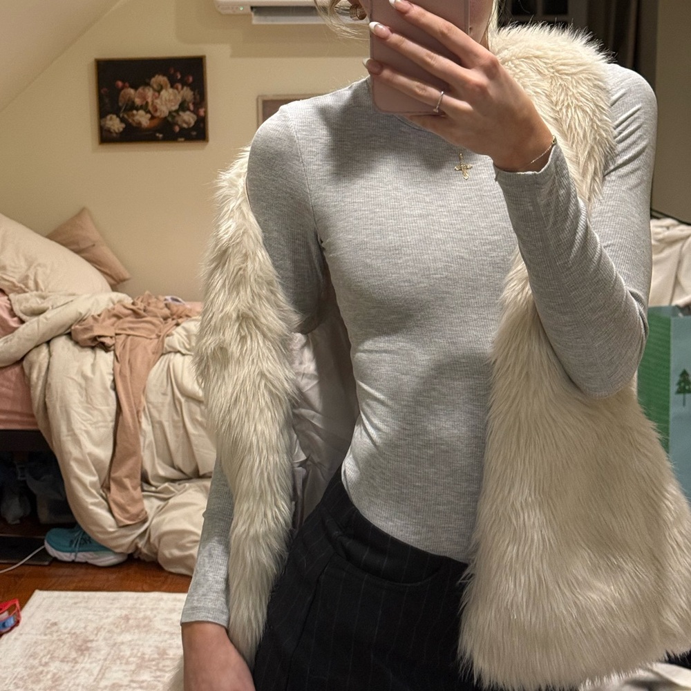 Cream/ Off-White Fur Vest